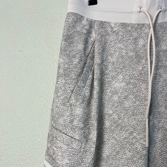 ATHLETA Venture Printed Pant, Viper Grey SIZE 2 Lightweight Workout Exercise - Picture 7 of 9